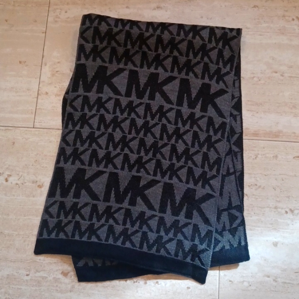 Unisex MICHAEL Michael Kors Signature Scarf